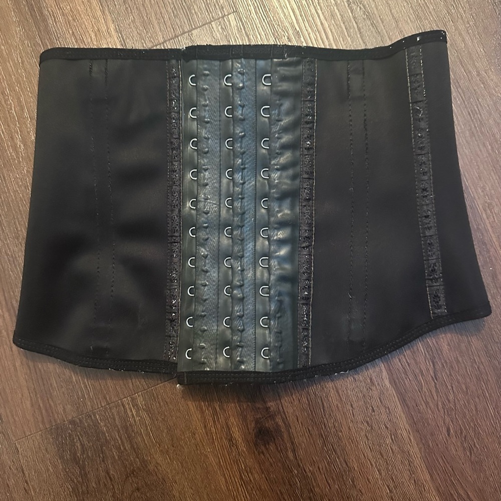 Workout waist trainer- black
